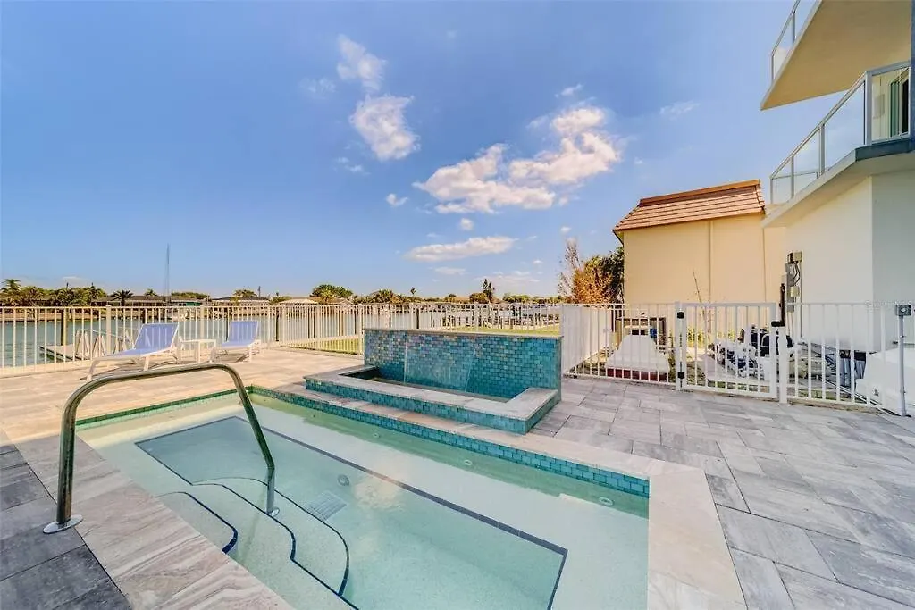 Luxury Waterfront Penthouse With Amenities And Services-1
