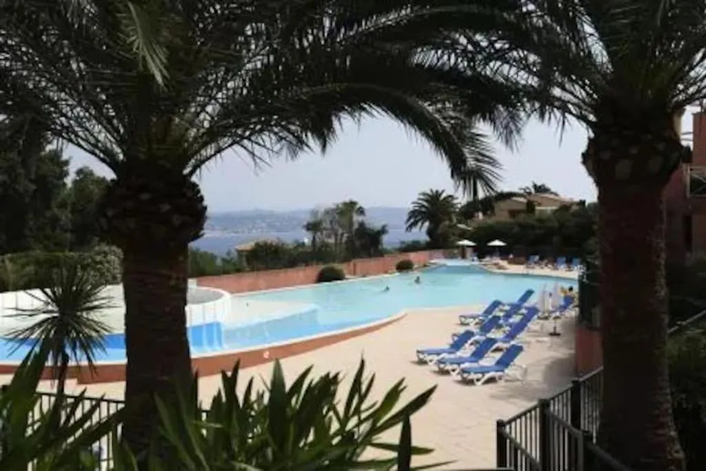 Appartement Vue Mer Avec Piscine-1