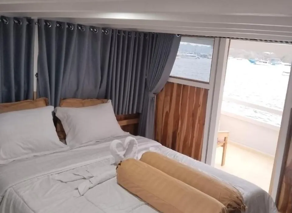 Komodo Live A Board Cruise-1