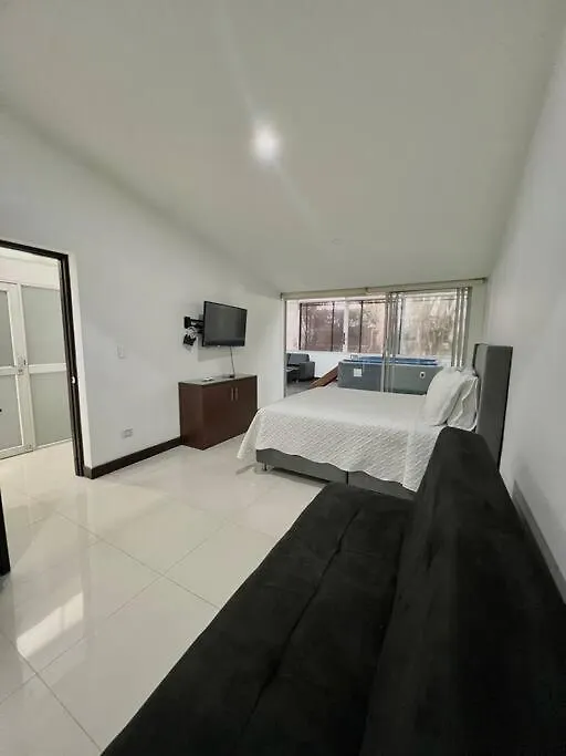 Private Jacuzzi 3 Bedroom Apartment In Provenza Cartagena-1