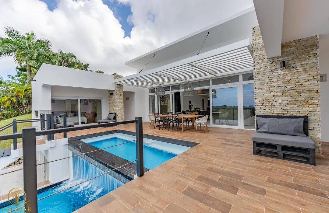 Luxury Villa With Ocean View!-1