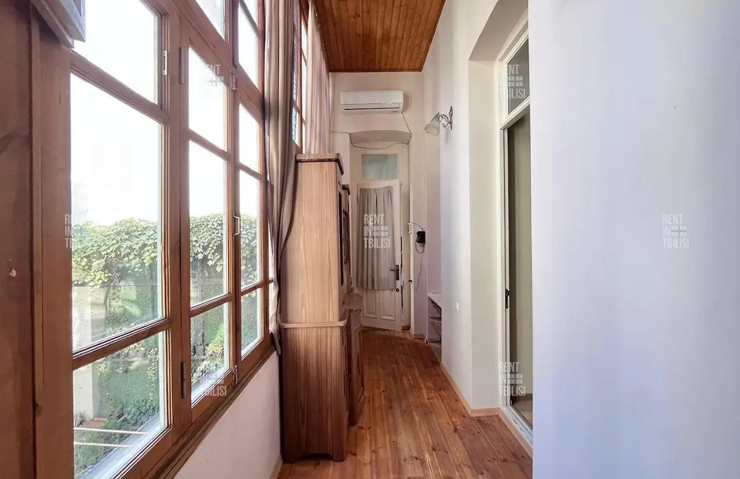 Elene'S Apartment On Orbeliani-1