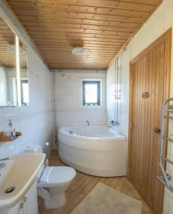 Nice Home In Loftahammar With 4 Bedrooms, Sauna And Wifi-1