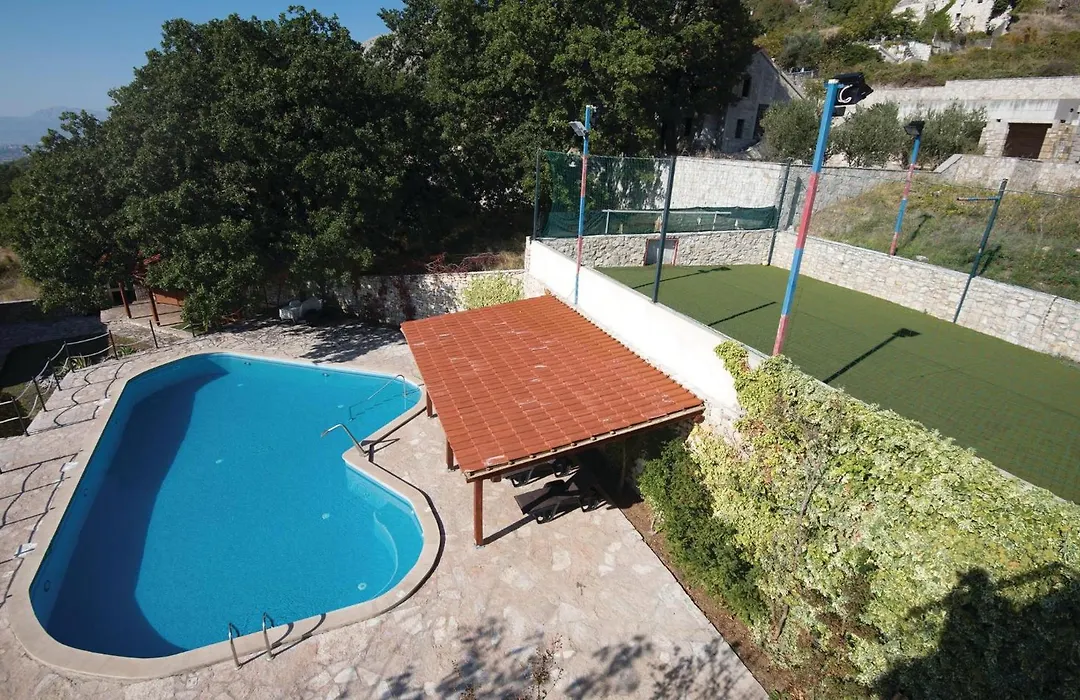 Lovely Home In Podstrana-1