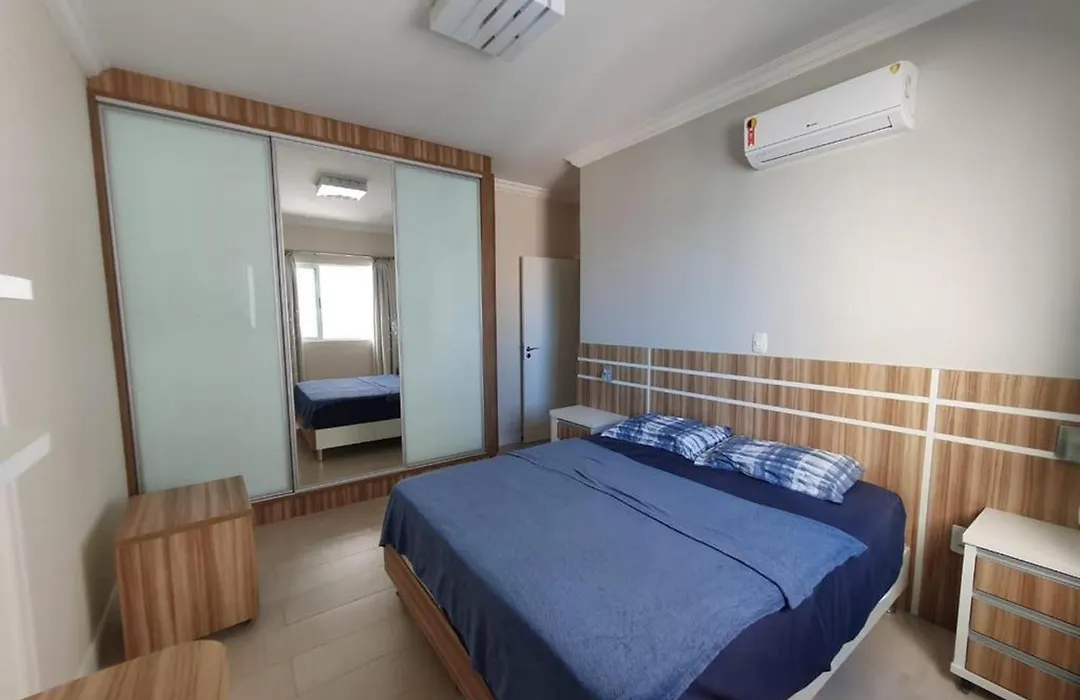Amplo Apartamento Em Meia Praia-1