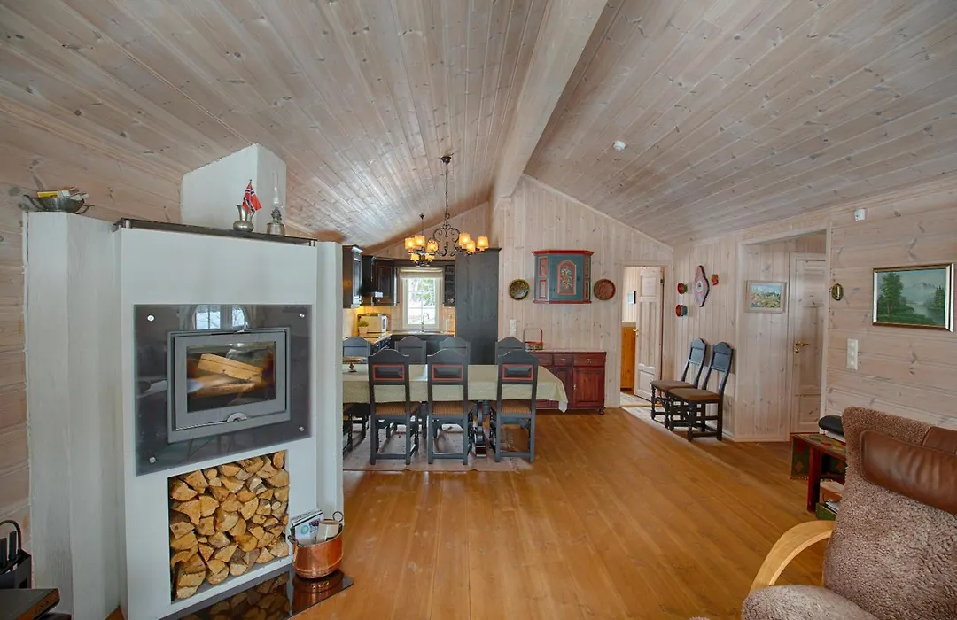 Family-Friendly Cabin With Stunning Outdoor Access-1