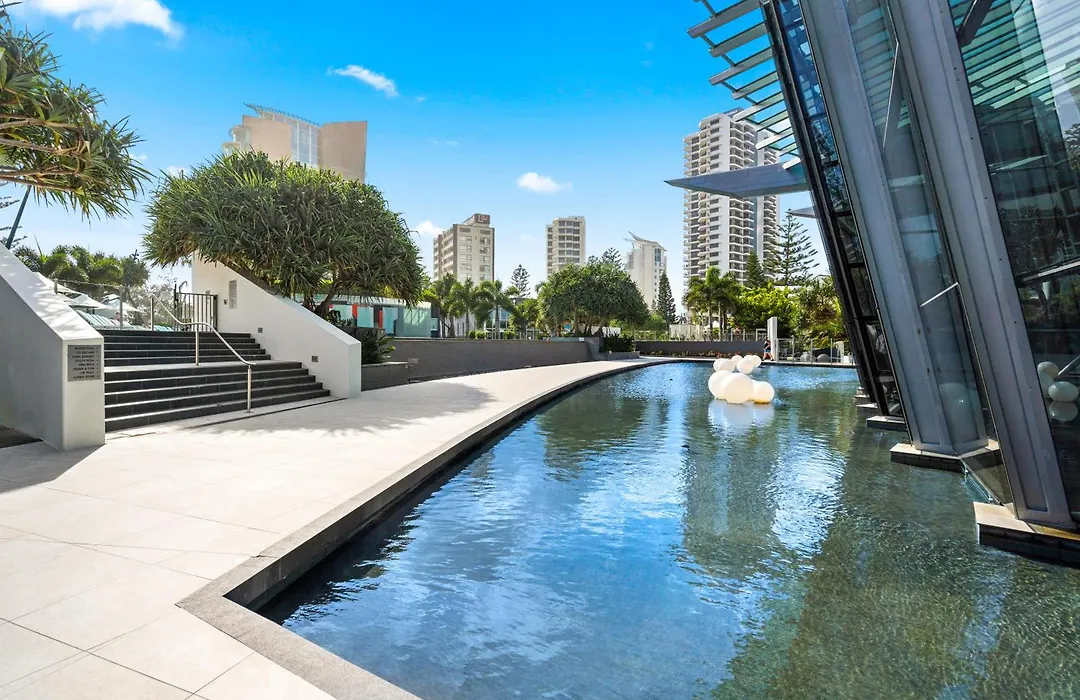 QTower 2BR Apt Pool&Gym, 6 Guests, Beach Walk-1