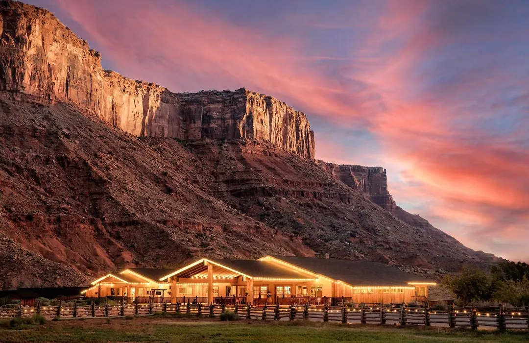 Red Cliffs Lodge Moab-1