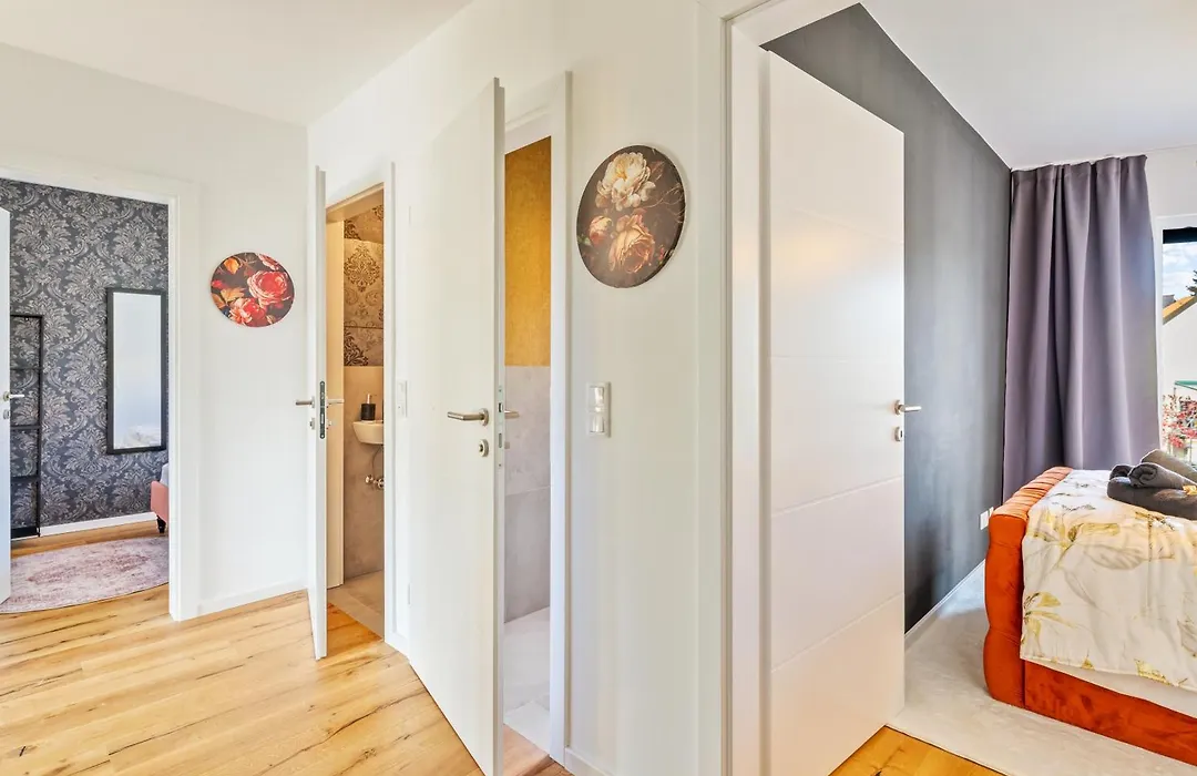 Black Suite - Whirlpool Terrace - Free Parking - Wifi-1