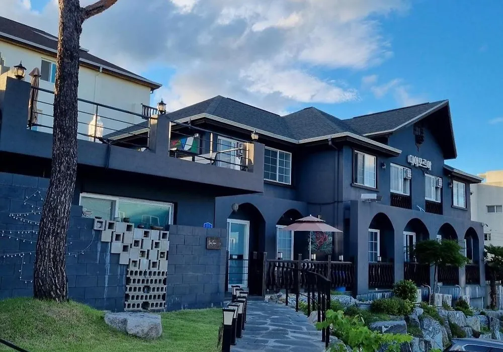 Gyeongju Dear Forma Pension-1