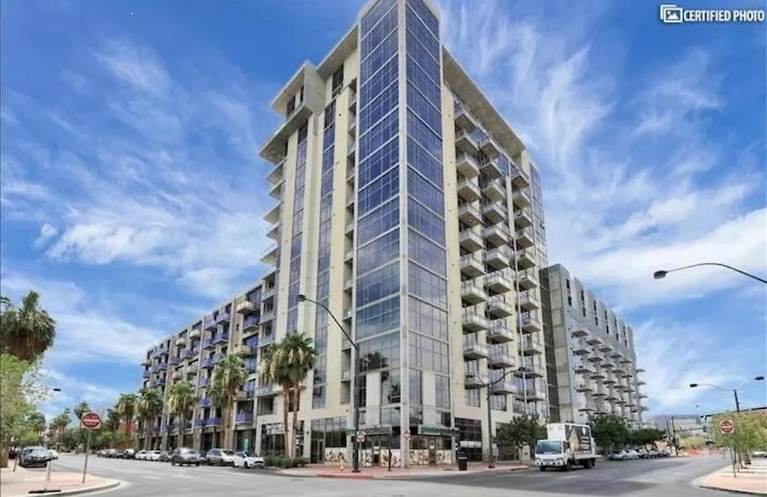 Balcony Luxury High Rise Downtown Fremont Casinos-1