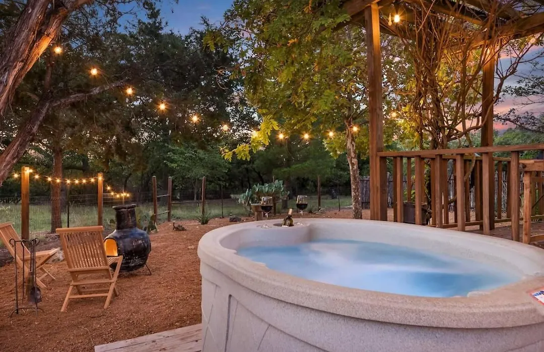 Falling Star, Hot Tub And Pet Friendly!-1