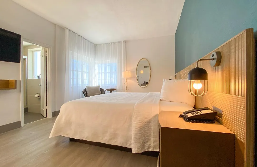 Marseilles Beachfront Hotel-1