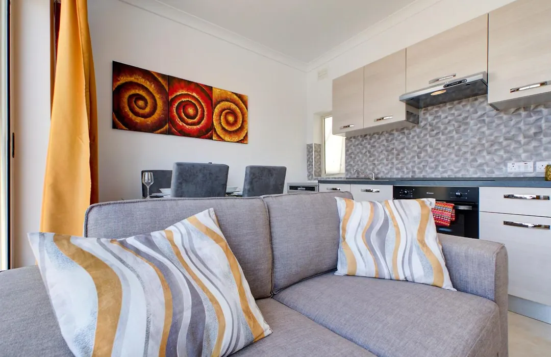 Sliema Exquisite Penthouse With Jacuzzi 2 Bedroom-1