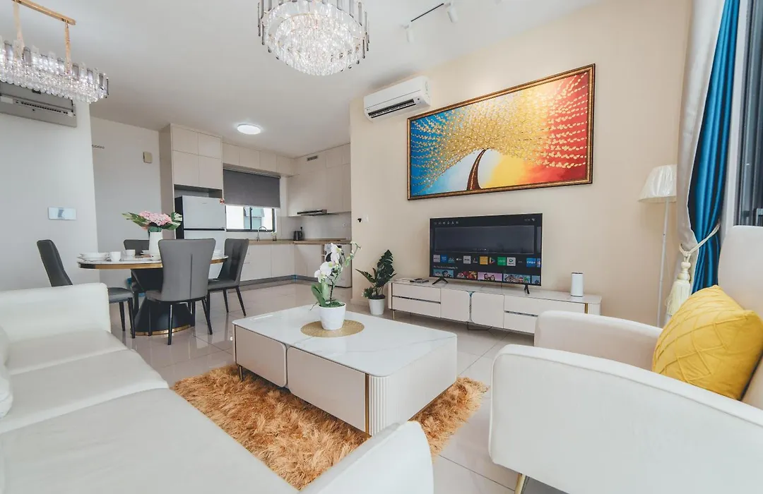 Macrolink Medini Starry Stay 3Br 5Pax By Our Stay-1