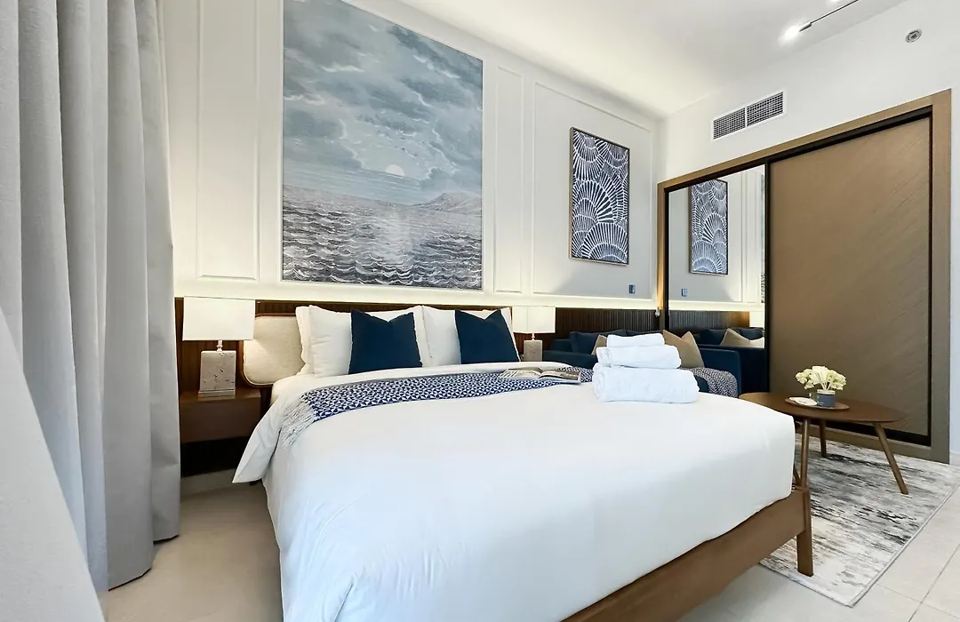 Trophy - Santorini Studio Burjkhalifa & Canal Views Sofa Bed-1
