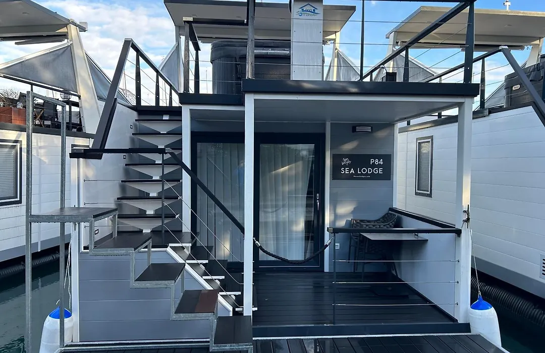 Floating House - Sea Suite-1