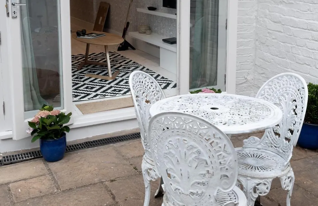 2Beds Apartment Garden & Jacuzzi Kensington-1