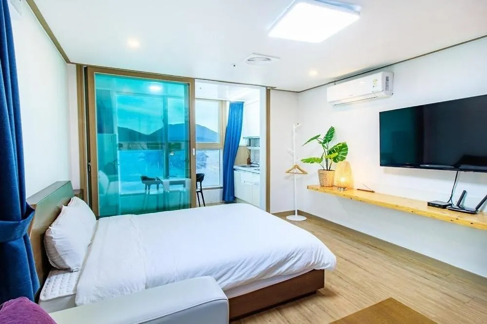 Tongyoung Martis Beach Pension-1