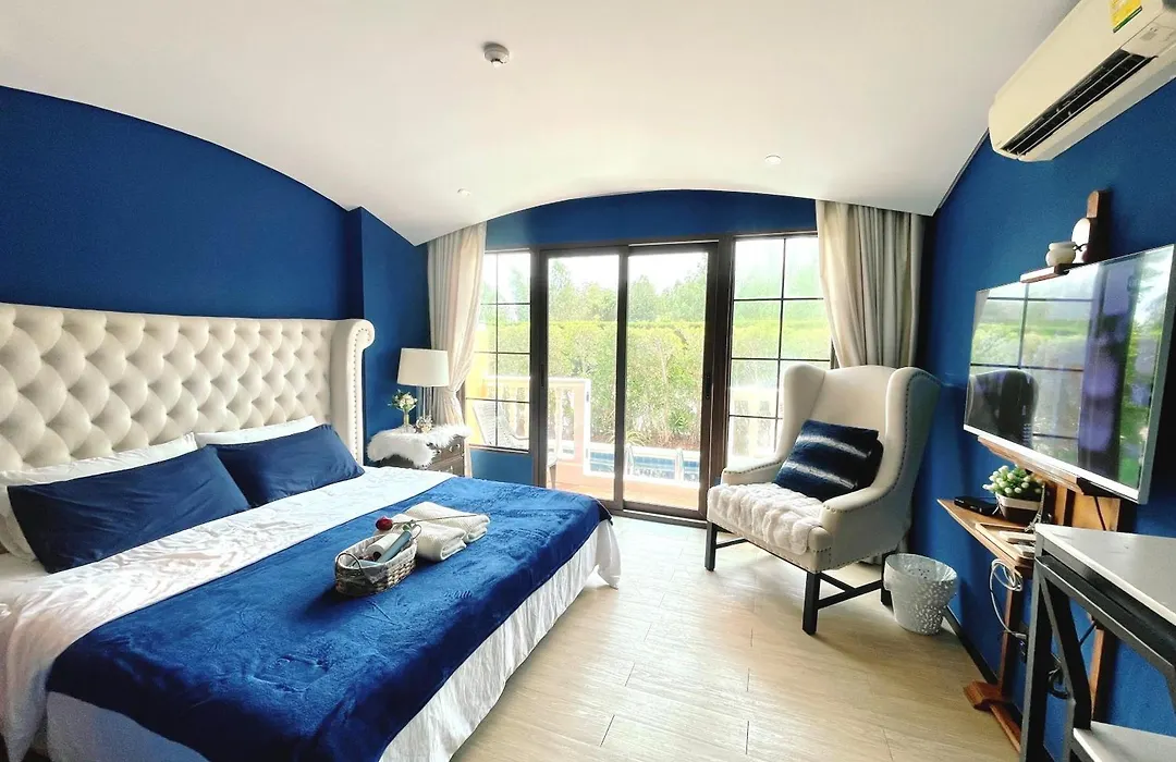 Venetian Signature Condo Pattaya-1