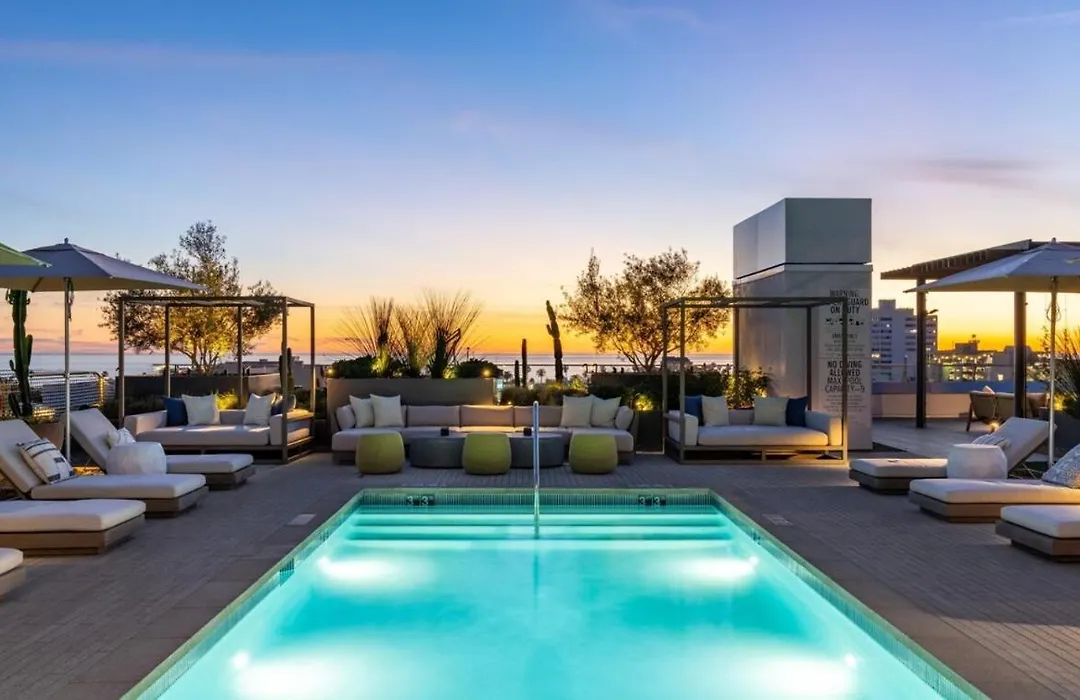 Luxurious 2-Bedroom Retreat In Santa Monica-1