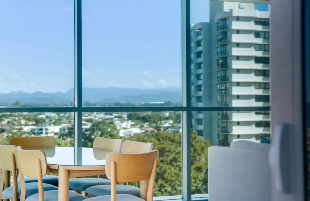 Surfers Paradise 2 Bed Great Views Pool-1