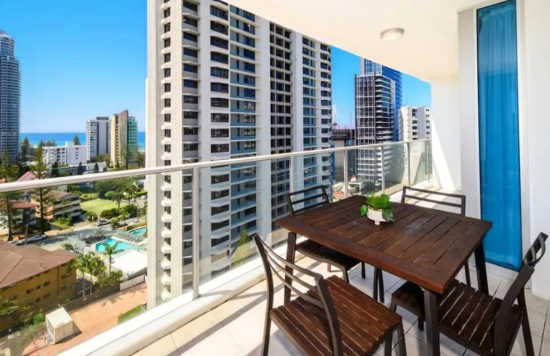 Serenity In Surfers Ocean Views Wifi Parking-1