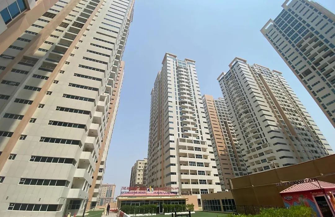 Luxury Apartment In Ajman One Towers-1