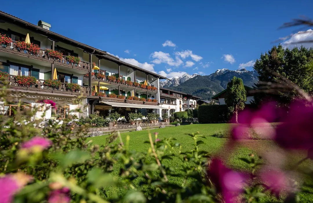 Parkhotel Wallgau 4 Sterne Superior Alpenjuwel mit Spa Genuss, Golf&Wellness in der Karwendel-Region Tradition trifft Eleganz im stilvollen Rückzugsort-1