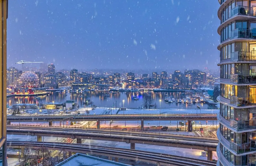 Modern 2Br 2Ba Condo In Heart Of Vancouver-1