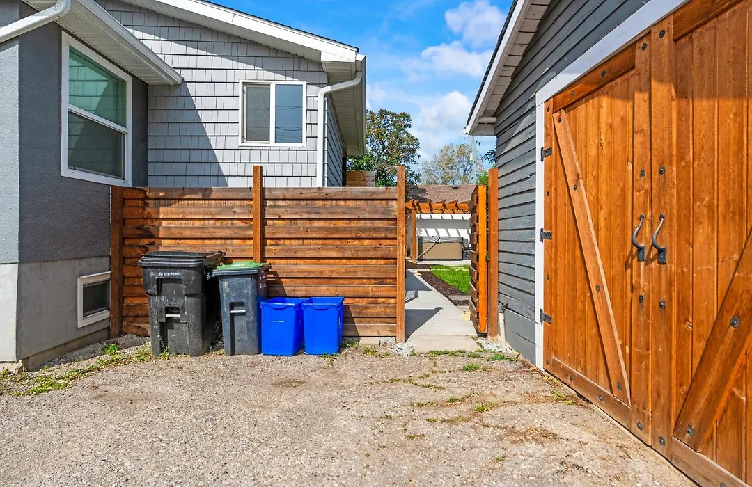 Stunning Heritage Home, Sleep 8, Hot Tub, Private Yard, Firepit-1
