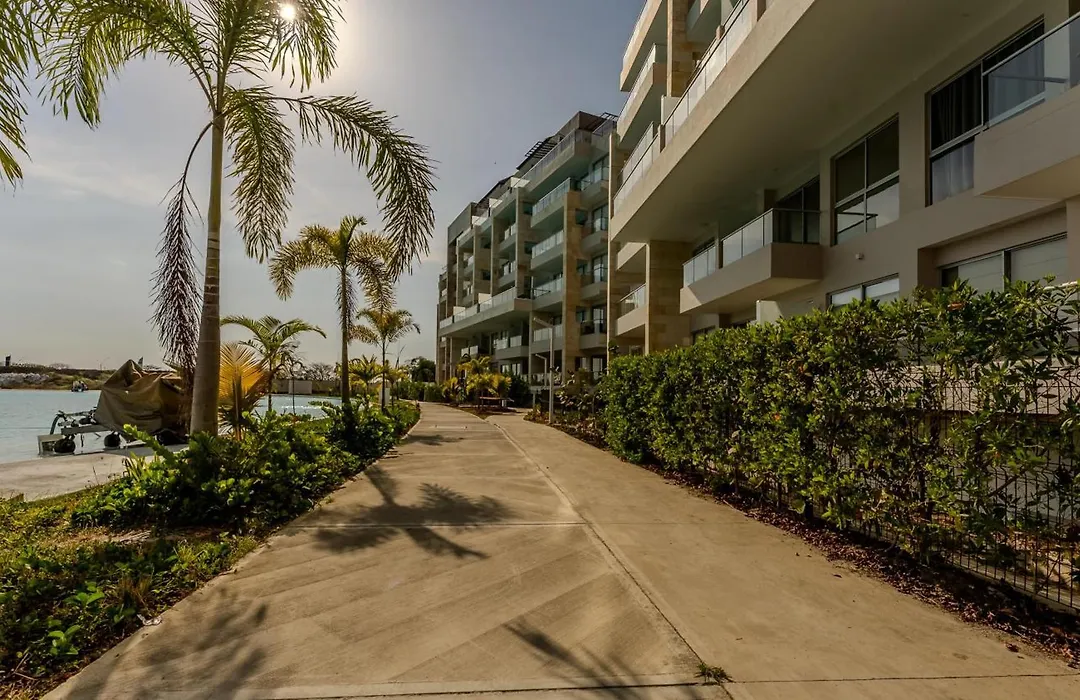 Baia Kristal Cartagena-1