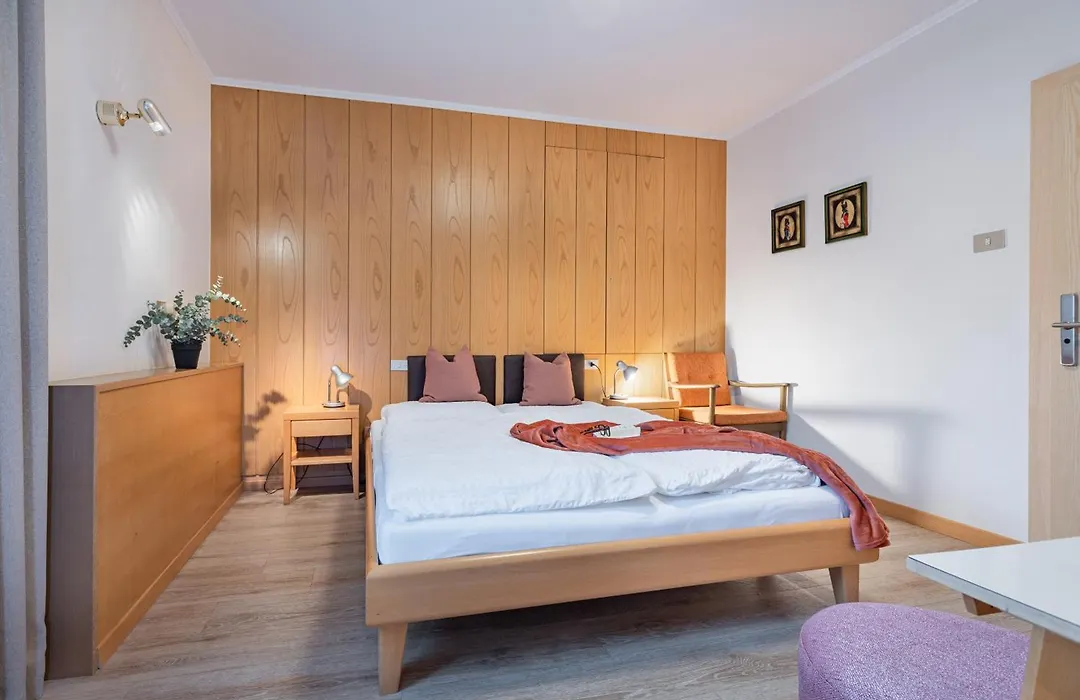 Hotel Nocker-1
