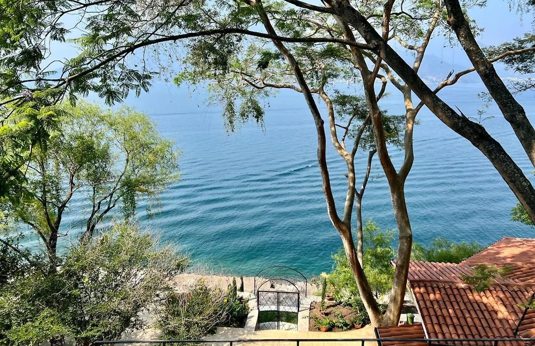 Casa Floresta Luxury Lakefront Retreat-1