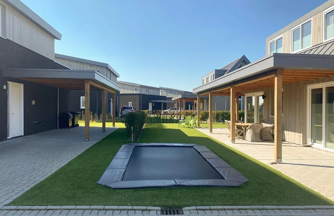 Villa Maroma Regal Veerse Meer, Gratis 4 E-Bikes, Gratis Laden Ev, Trampoline-1