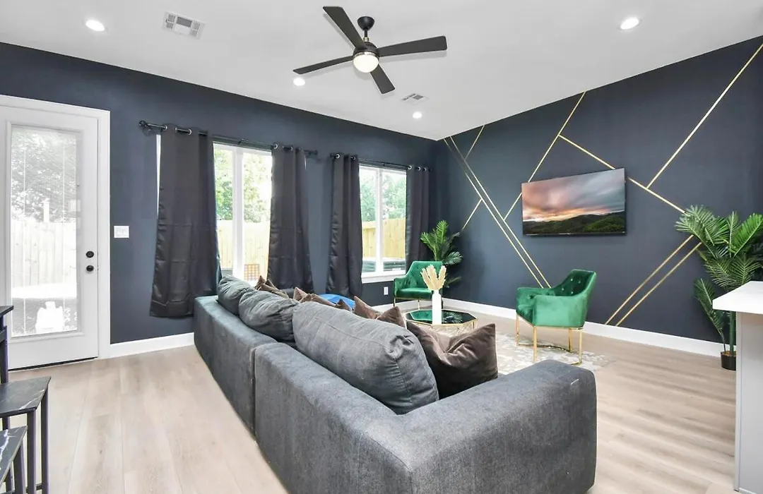 Sleeps 20 - 2 Homes - Family And Friends Fun Super House-1