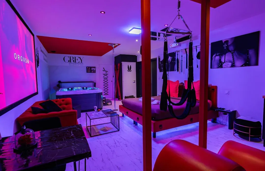 Loveroom Very Good Trip Chambre Avec Jacuzzi Privatif-1