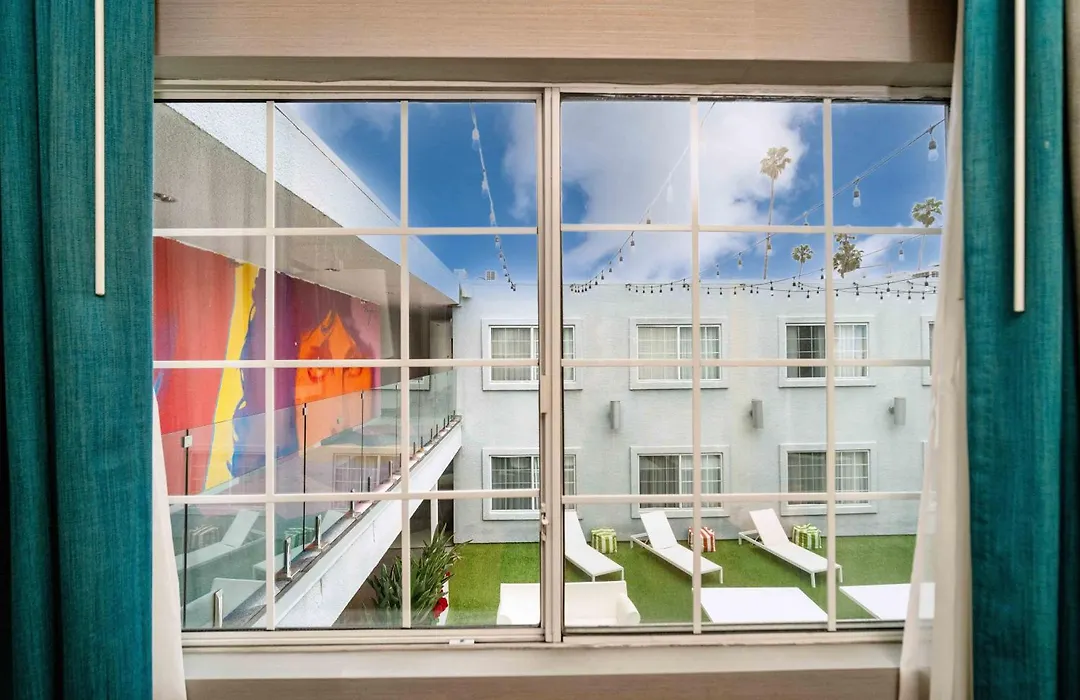 The Kinney - Venice Beach-1