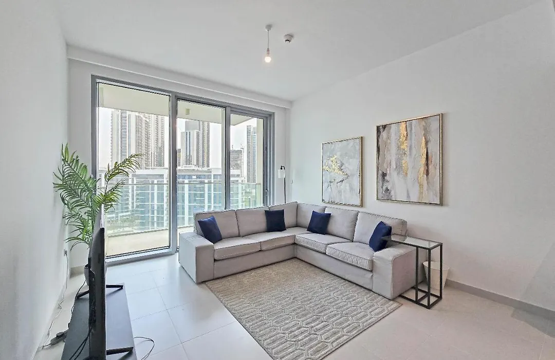Deluxe 1-Bedroom In The Grand - Waterfront And Skyline Views-1