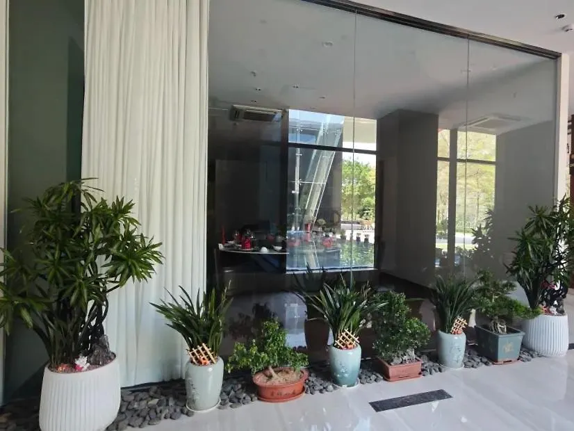 Yitang Zhile Forest Resort Hotel-1