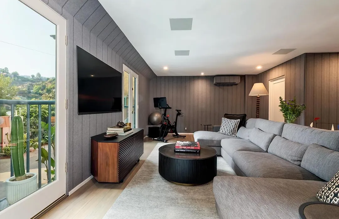 Hollywood Hills Luxury Retreat-1