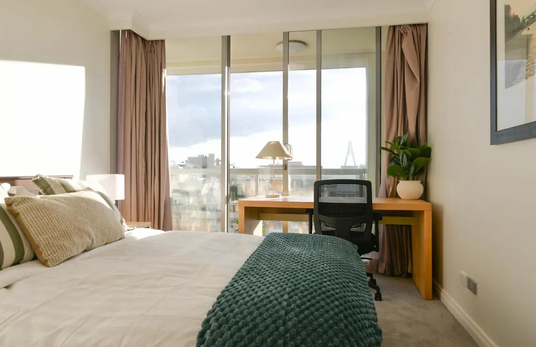 Harbour Home 2BR Apt - Family Friendly Gem-1
