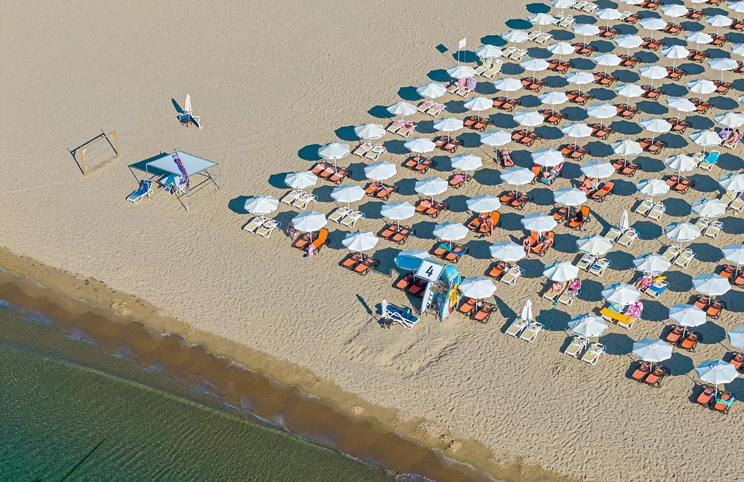 Hotel MARVEL - FULLY RENOVATED FREE Beach Access-1