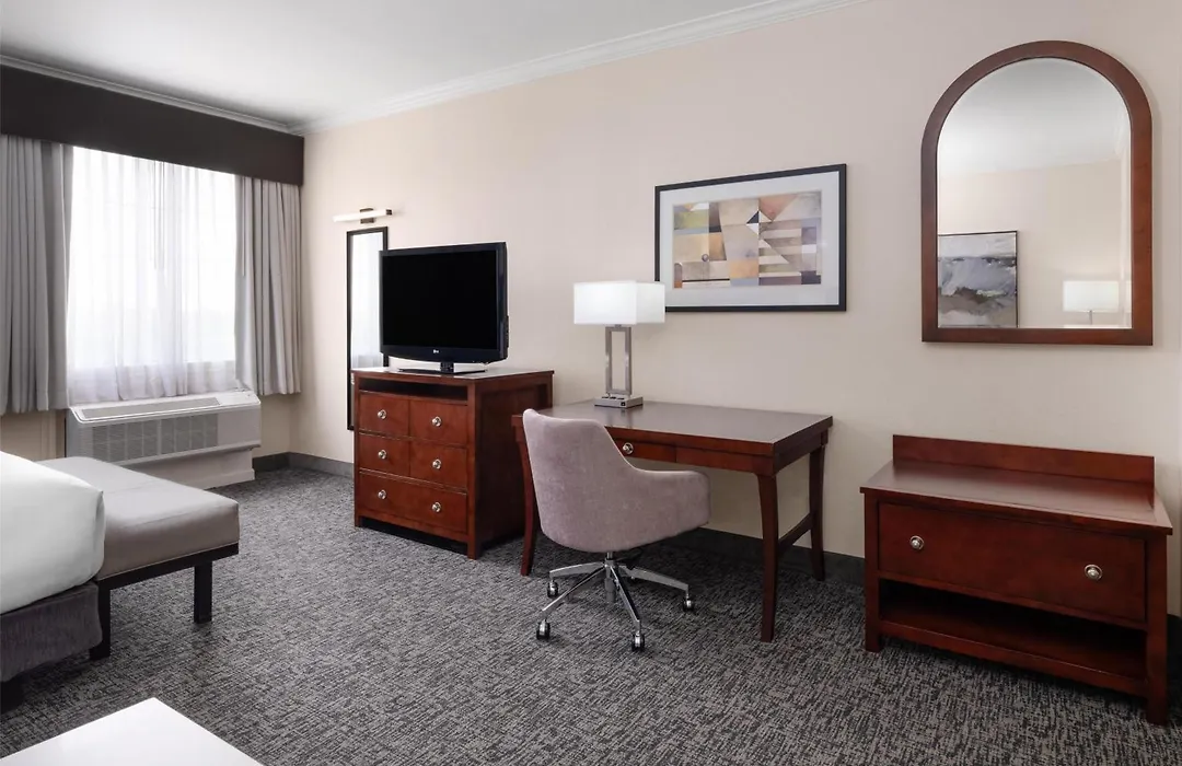 Best Western Plus Downtown Inn&Suites-1