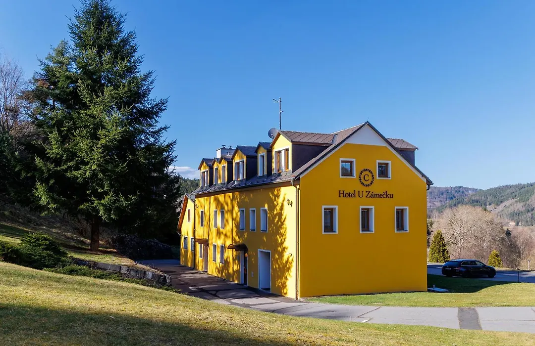 Hotel U Zamecku Cihelny-1