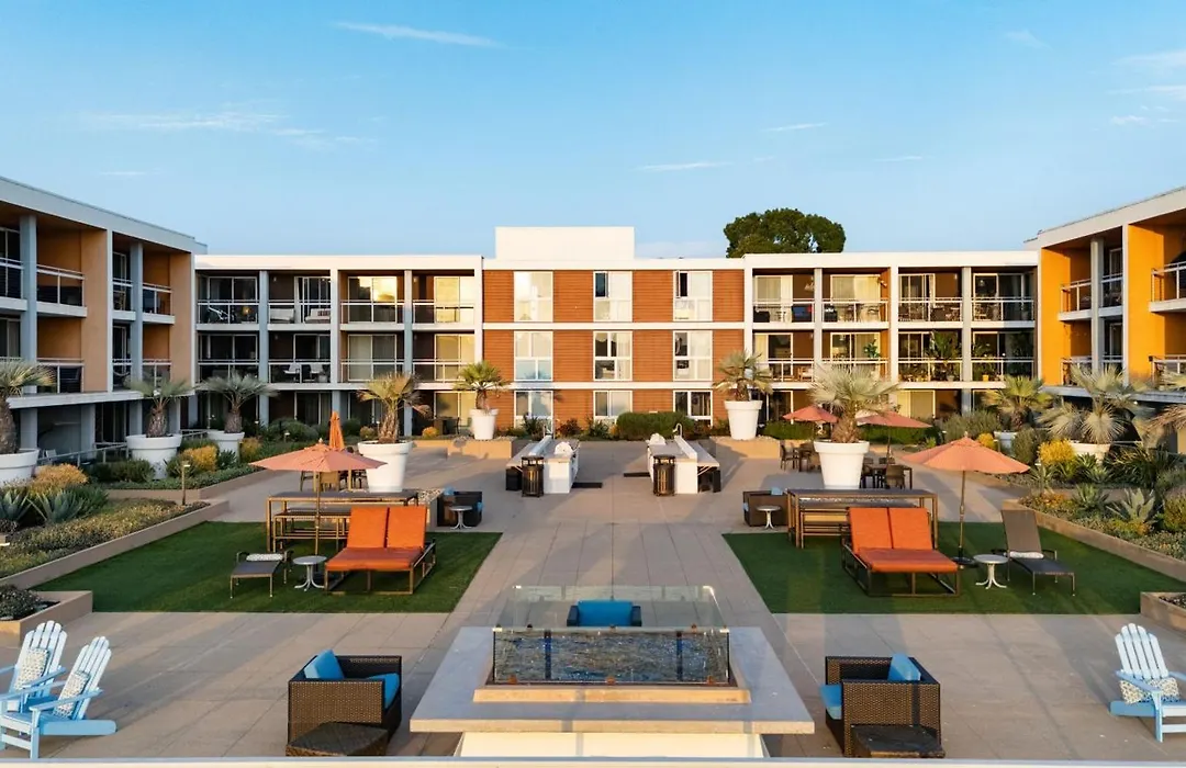Azure Marina Luxe - Waterfront With Sunset Views-1
