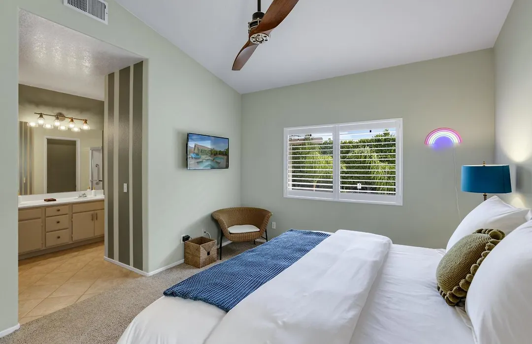 The Cozy Vibe With Pool & Spa-1