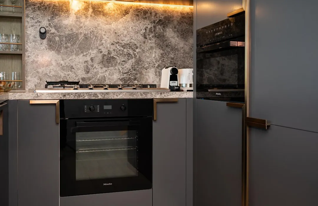 Executive Penthouse In Heart Of Melbourne 3Br W Parking-1