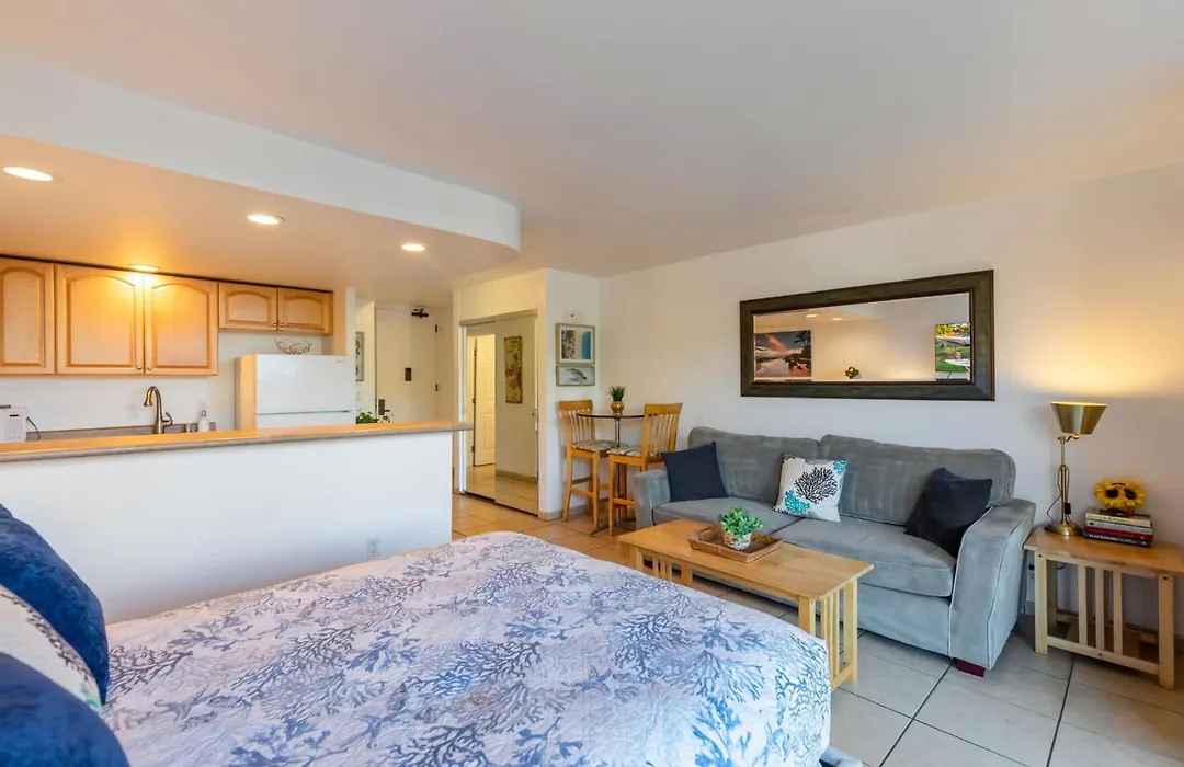 Kauhale Makai 102 By Coldwell Banker Island Vacations-1