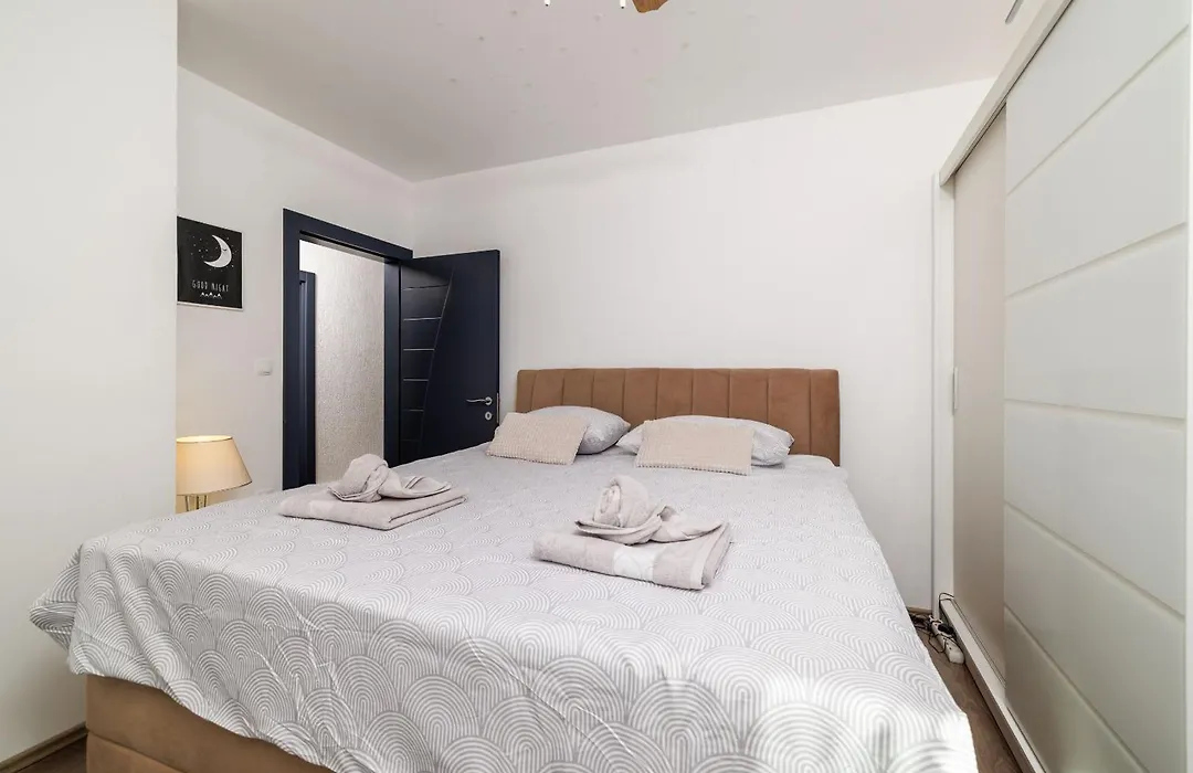 Apartment Aida-1